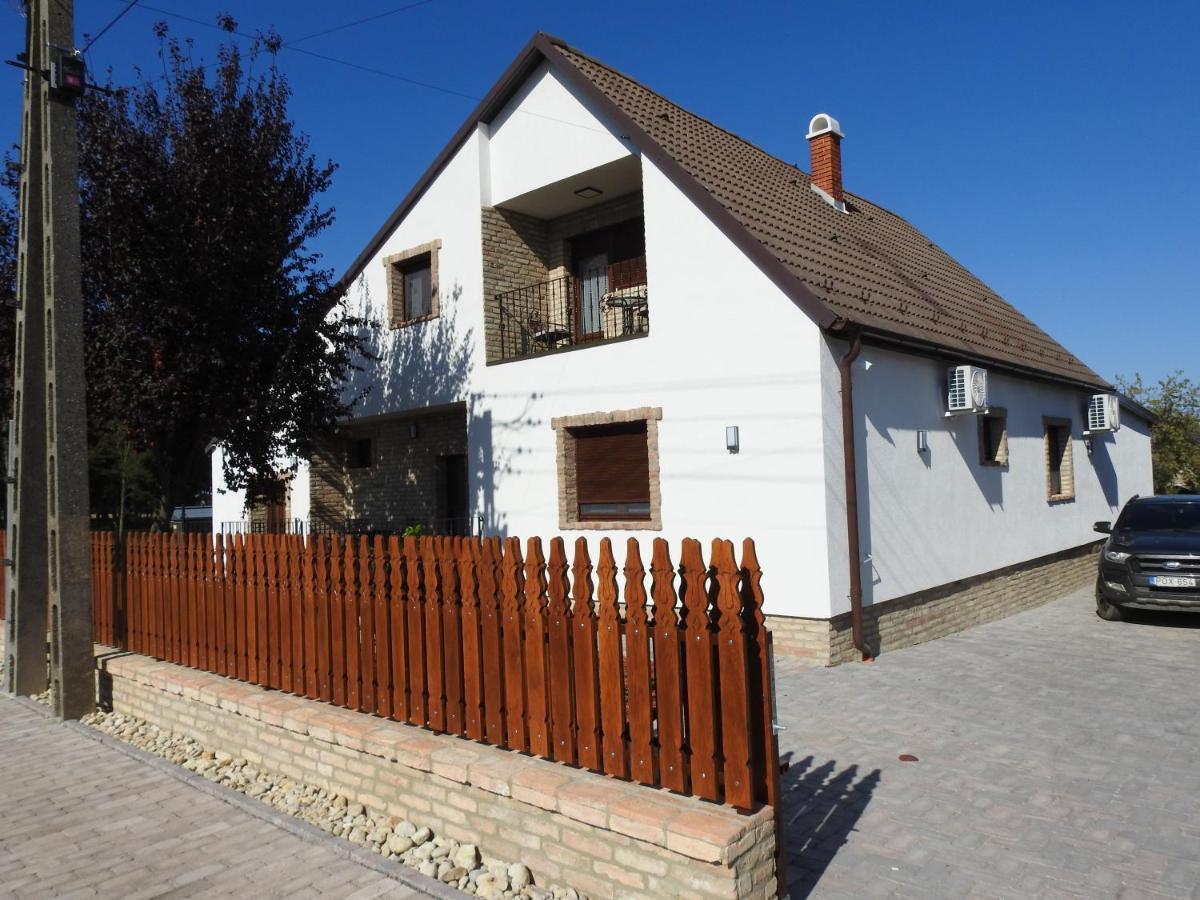 Kukorica Csarda Apartman 2 Balatonujlak 外观 照片